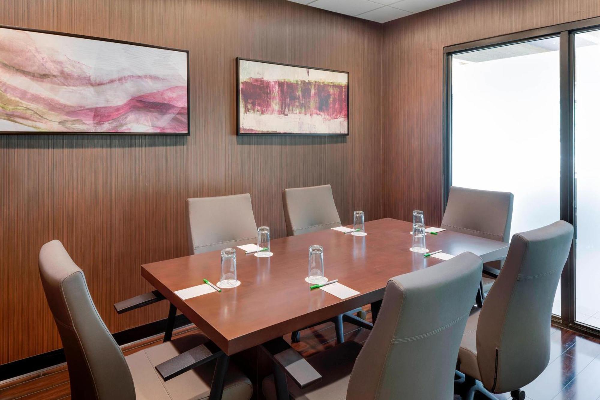 Courtyard By Marriott Portsmouth Hotel Ngoại thất bức ảnh