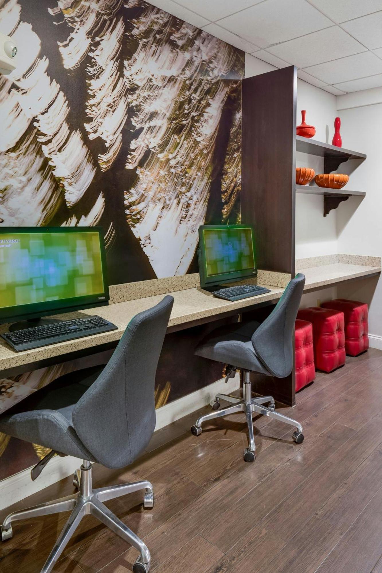 Courtyard By Marriott Portsmouth Hotel Ngoại thất bức ảnh