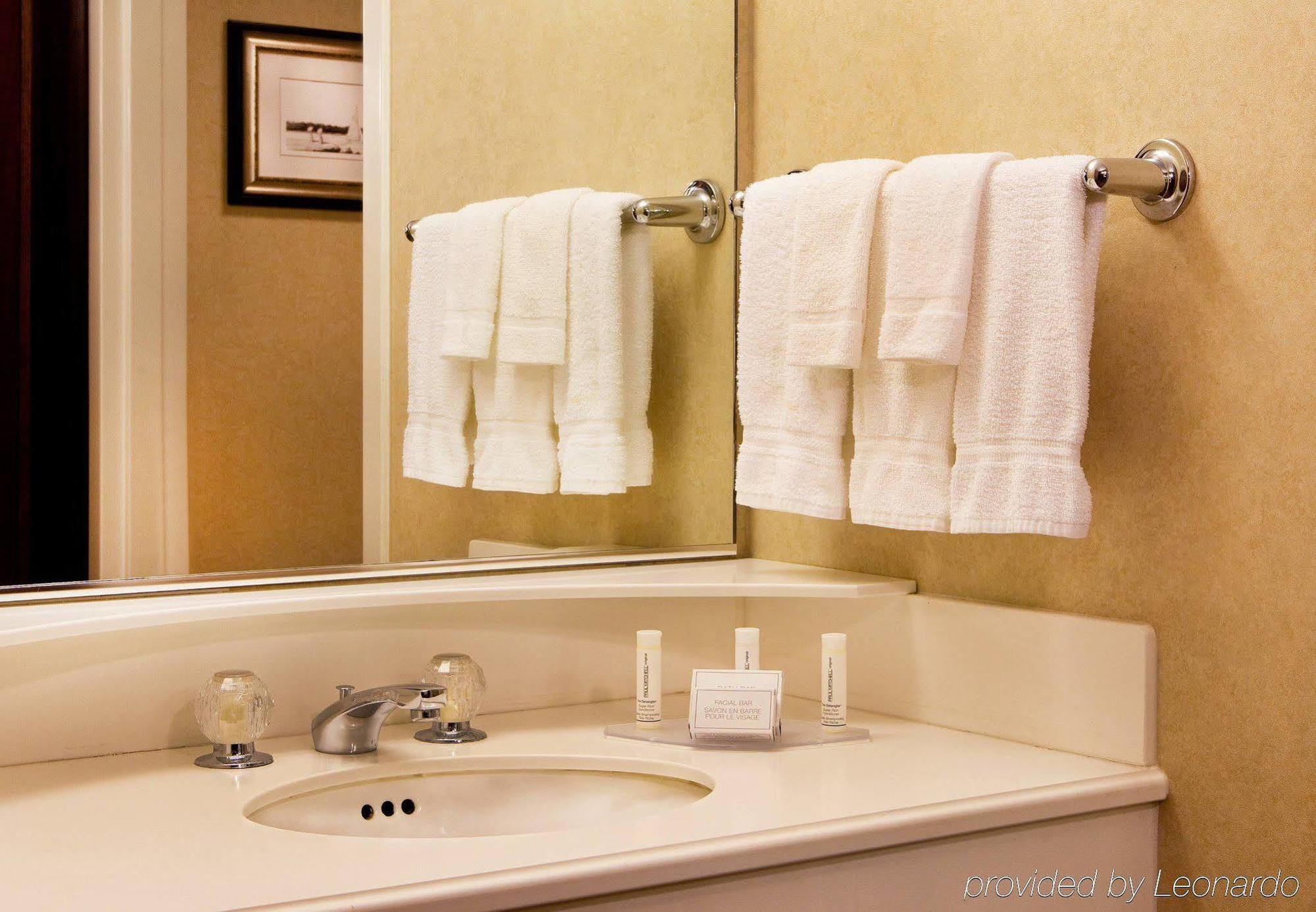 Courtyard By Marriott Portsmouth Hotel Ngoại thất bức ảnh